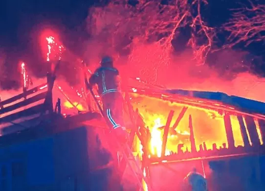 На Житомирщині горів магазин та гаражі