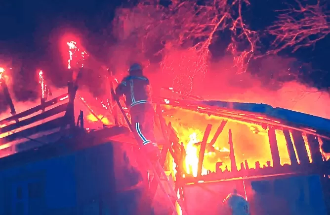 На Житомирщині горів магазин та гаражі