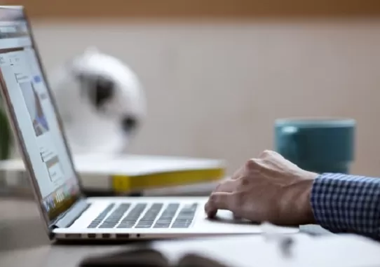 Мешканка Житомира ошукала військовослужбовця