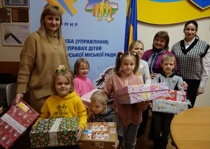 Німецький благодійний фонд передав подарунки дітям з Житомира