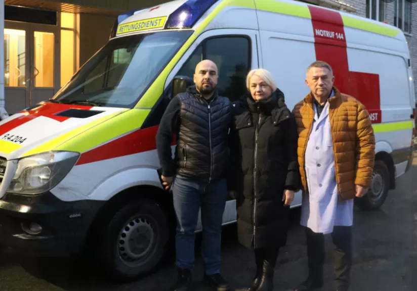 Українці з Австрії передали авто Швидкої допомоги у користування лікарні Житомира