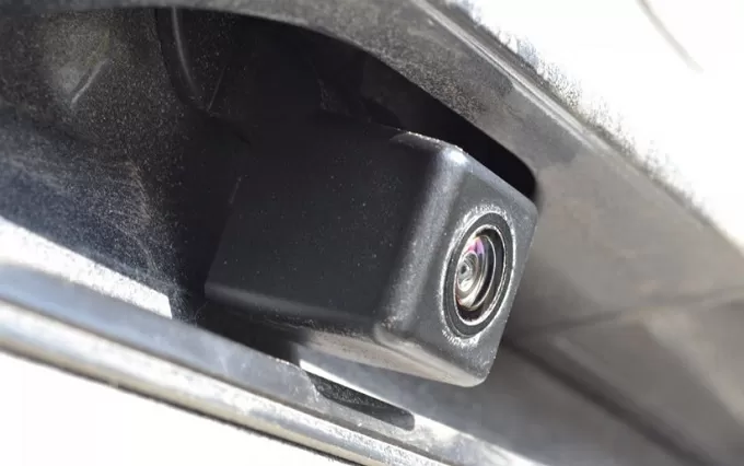 Що робити, щоб камера заднього виду не запітніла взимку?