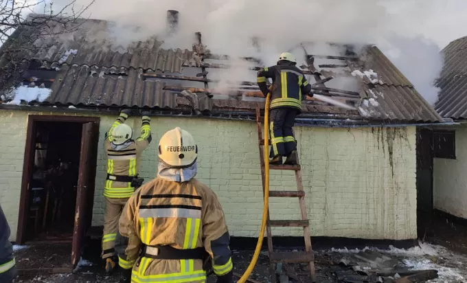 Ліквідація пожеж та врятовані життя - на Житомирщині усунули 7 загорянь у приватному секторі