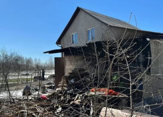 На Житомирщині затримали жінку, яка підпалила приватне обійстя