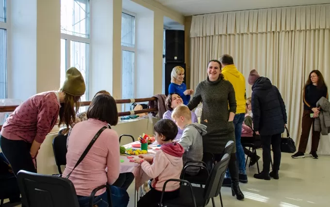 Маленьких переселенців ознайомили із позашкільними гуртками у Житомирі