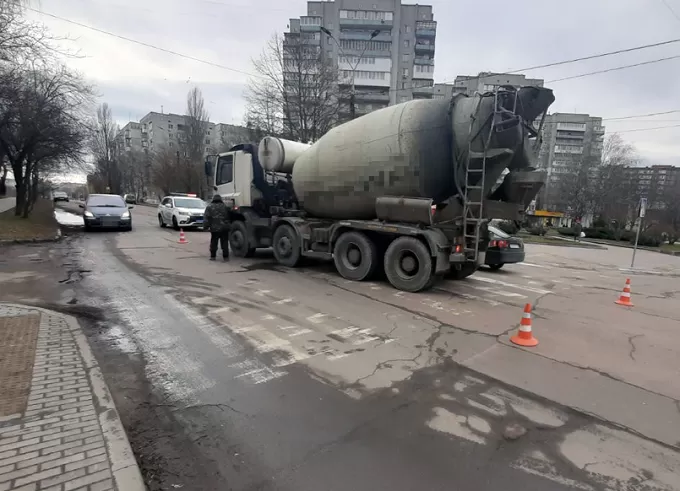 У Житомирі під колесами бетонозмішувача загинула пенсіонерка