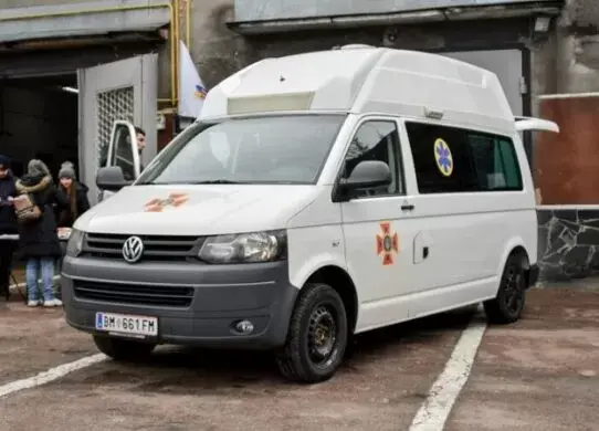 На Житомирщині рятувальники отримали автомобіль екстреної меддопомоги