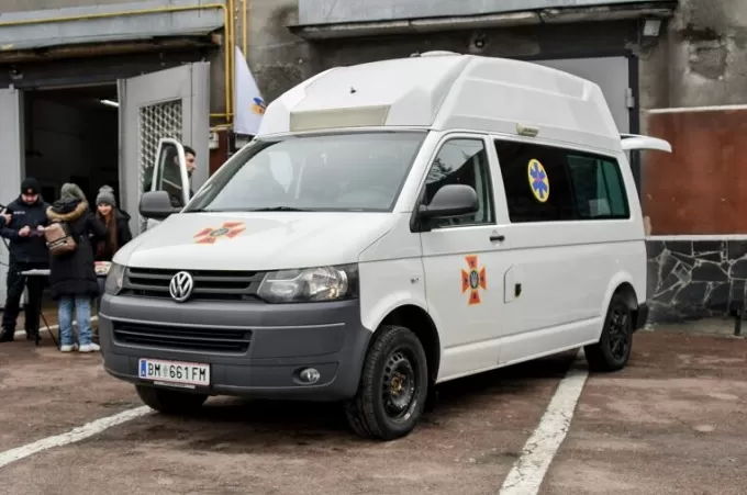 На Житомирщині рятувальники отримали автомобіль екстреної меддопомоги