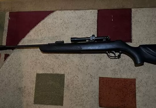 У Житомирі чоловік стріляв з гвинтівки по дитячому майданчику