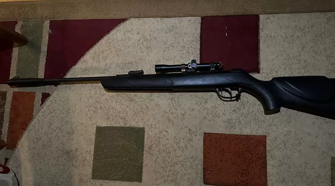 У Житомирі чоловік стріляв з гвинтівки по дитячому майданчику