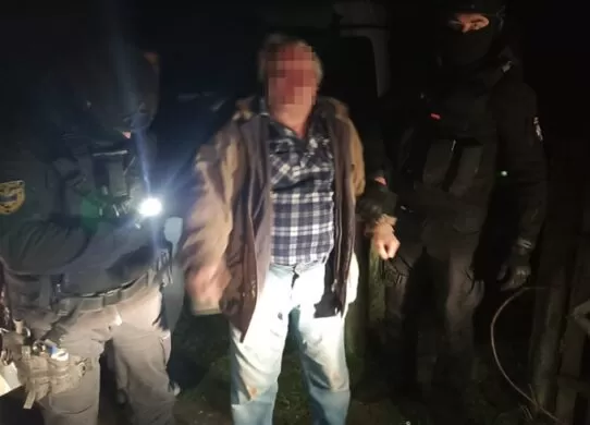 У Житомирській області двоє чоловіків загрожували своїм опонентам зброєю