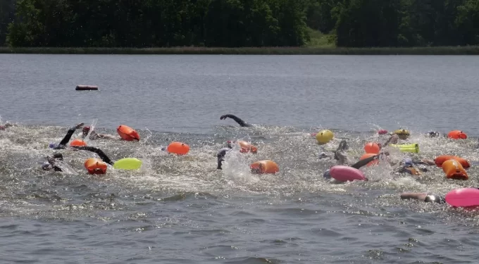 У Житомирі сезон плавання відкрили «Кубком трьох річок»
