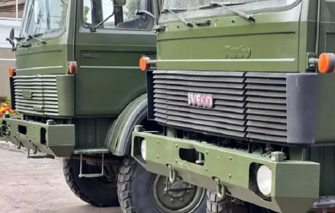 Житомирській військовій частині передали дві вантажівки