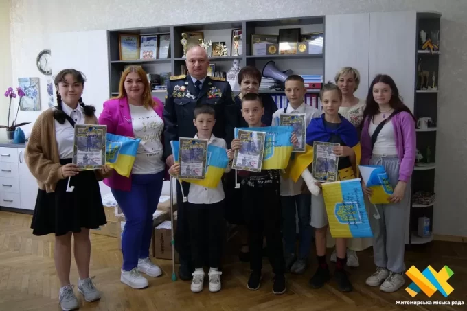 Юні волонтери з Житомира збирали кошти на авто для військових