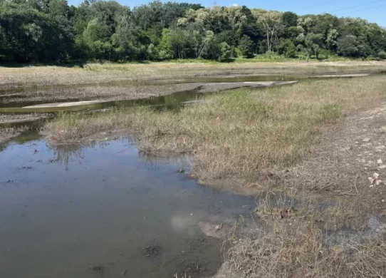 На греблі у Житомирській області ліквідовують промоїну