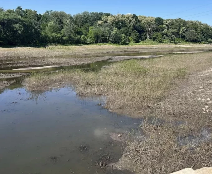 На греблі у Житомирській області ліквідовують промоїну