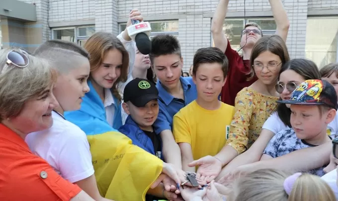 Учні житомирського ліцею зробили свій внесок у придбання автівки для ЗСУ