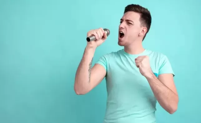 Як зробити голос нижче, щоб говорити красиво та впевнено