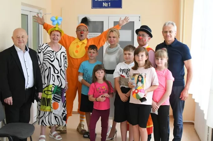 Благодійники з Японії подарували свято дітям в житомирській дитячій лікарні