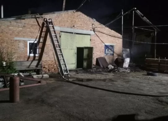На Житомирщині палав дах одного з підприємств