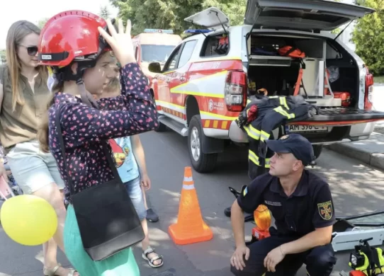 Житомирські діти ознайомилися з роботою силових підрозділів