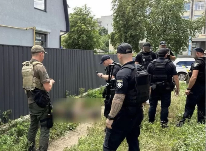 Житомирянин погрожував оточуючим ножем