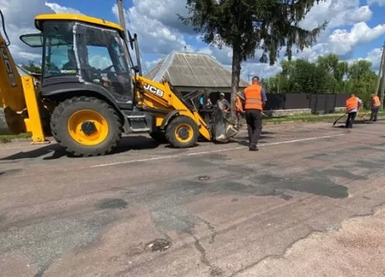 Тривають відновлювальні роботи на дорогах державного значення Житомирщини