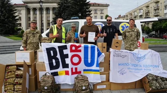 Військові з Житомирщини отримали від благодійників реанімобіль
