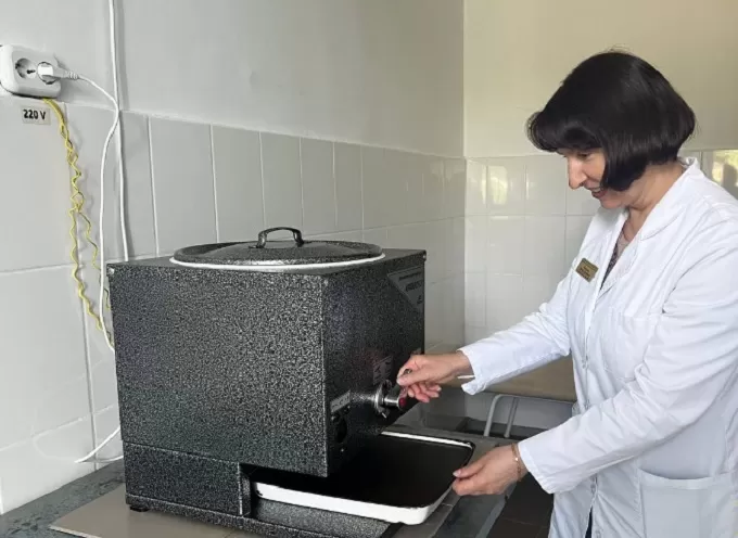 Житомирська дитяча лікарня отримала від благодійників парафінонагрівач