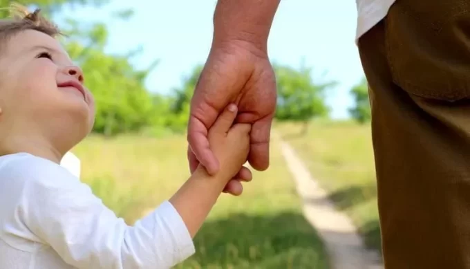 Житомирські соціальні служби запрошують стати прийомними батьками