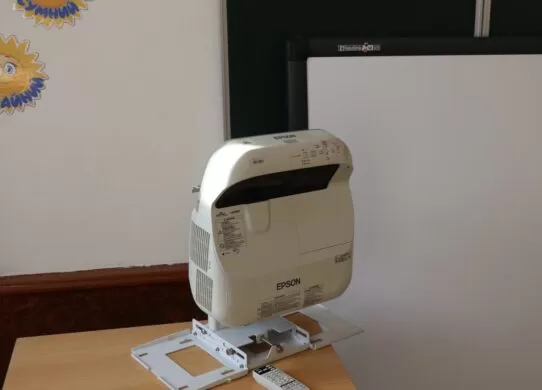 Житомирський ліцей отримав мультимедійне обладнання