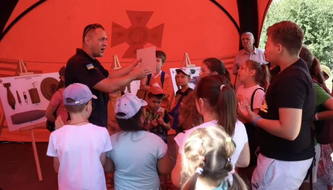 У Житомирській області почав працювати мобільний клас з мінної безпеки