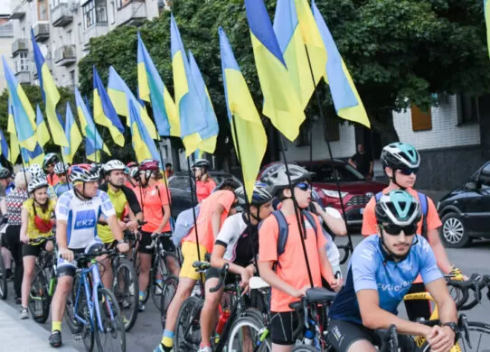 До Дня Незалежності у Житомирі відбувся святковий велопробіг