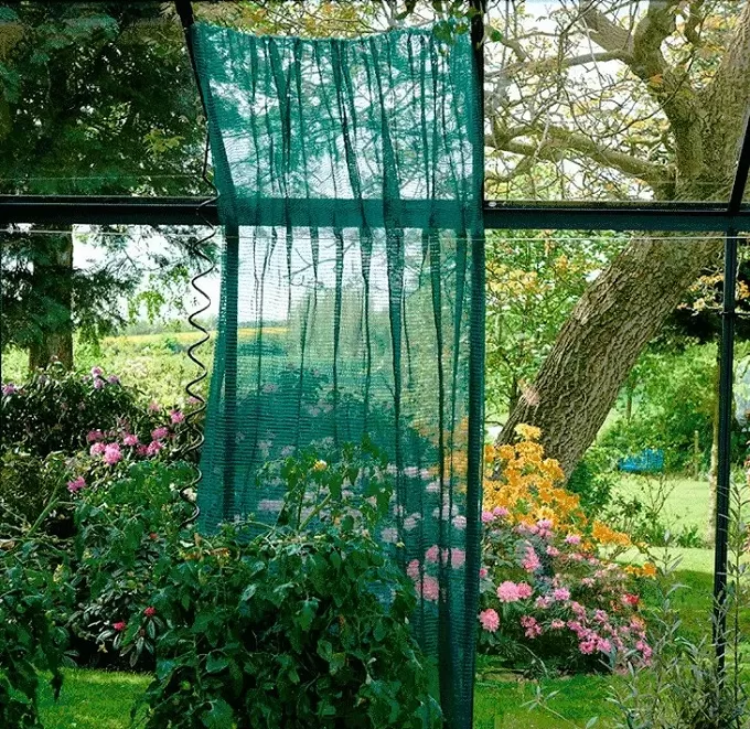 Затіняюча сітка та її роль в садоводстві