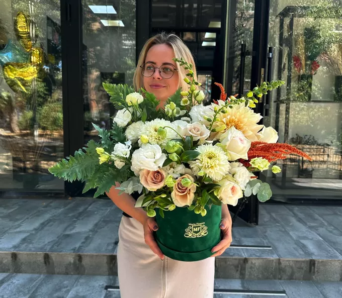 Доставка цветов: поводы для заказа и достоинства