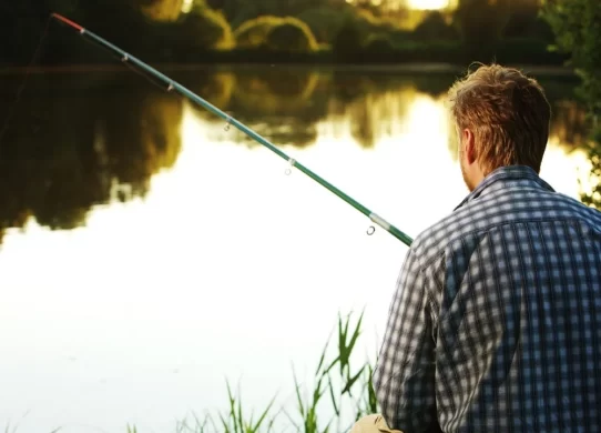 Поради для рибалки: як обрати найсприятливіший день для клювання у вересні?