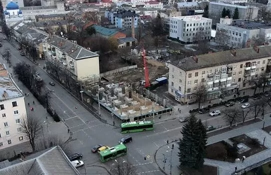 Незаконне будівництво на розі Київської та Театральної у Житомирі: що буде з будівлею?