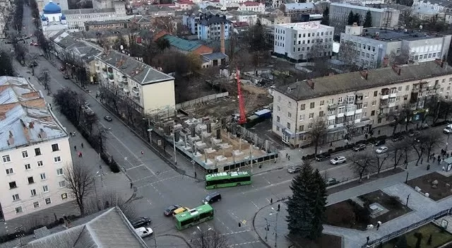 Незаконне будівництво на розі Київської та Театральної у Житомирі: що буде з будівлею?