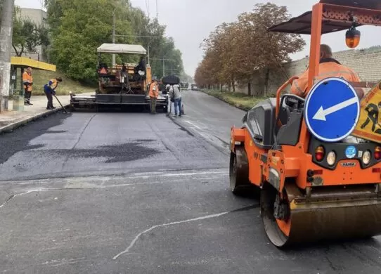 Скільки триватиме асфальтування вулиці Космонавтів у Житомирі?