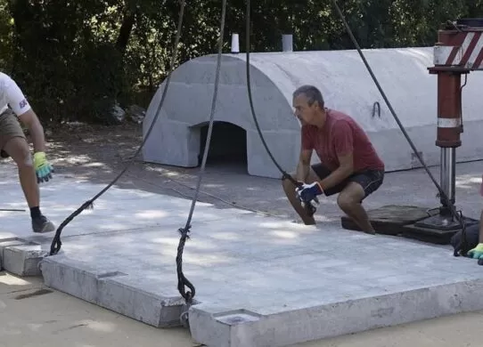 У житомирському Гідропарку встановлюють мобільне укриття