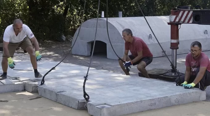 У житомирському Гідропарку встановлюють мобільне укриття