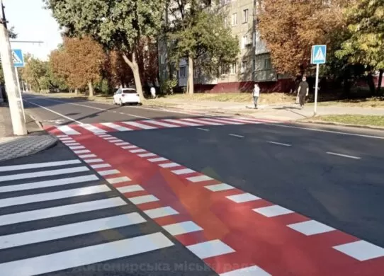 На двох вулицях Житомира зʼявилася розмітка для велосипедистів