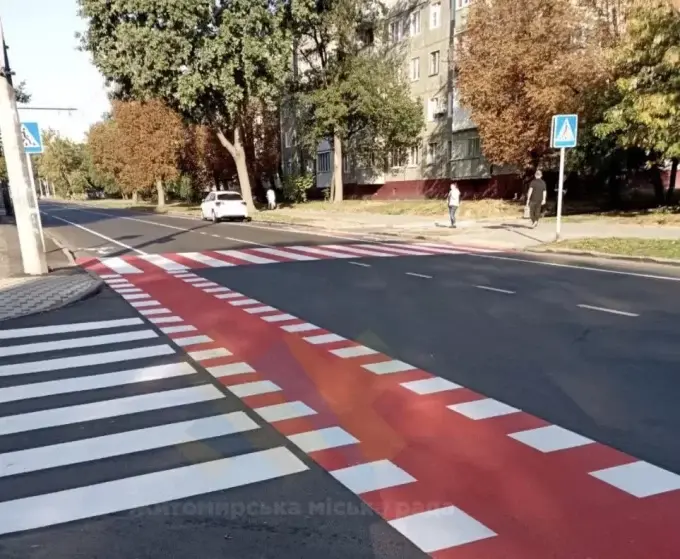 На двох вулицях Житомира зʼявилася розмітка для велосипедистів