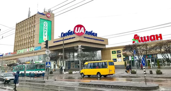 В Житомирі перевіряють повідомлення про замінування ТРЦ «Глобал»
