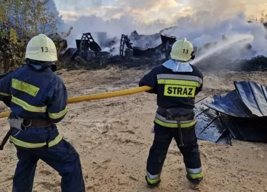 На Житомирщині спалахнула пожежа - під час гасіння вибухнули балони з киснем