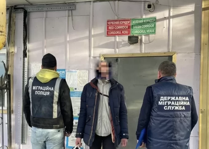 З України депортують двох іноземців, один з яких росіянин - Міграційна служба Житомирської області