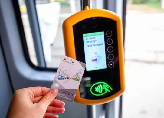 В громадському транспорті Житомира замінять валідатори та запустять мобільний застосунок