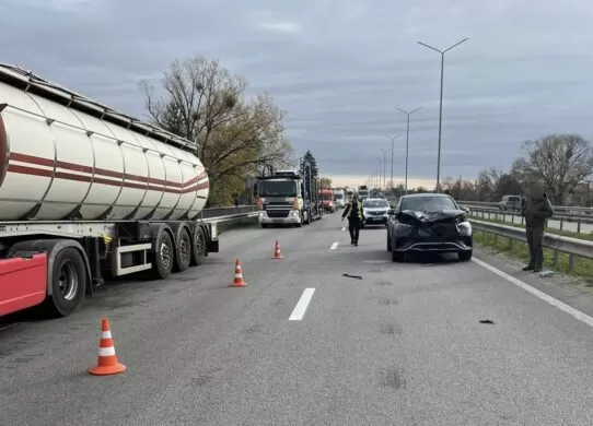 На трасі Житомирщини поблизу села Березівка ускладнено рух через ДТП