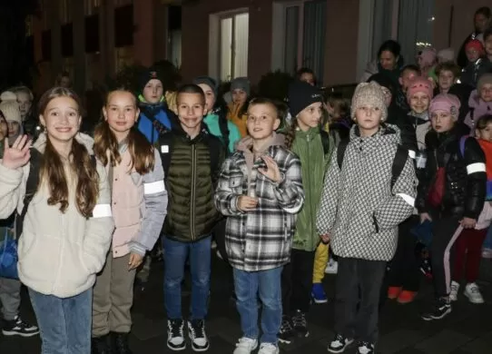 Світловідбиваючі стрічки одягнули учні 37-ми житомирських ліцеїв