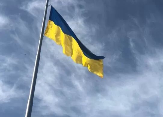 У Житомирі пошкоджений прапор з Соборного віддали на аукціон